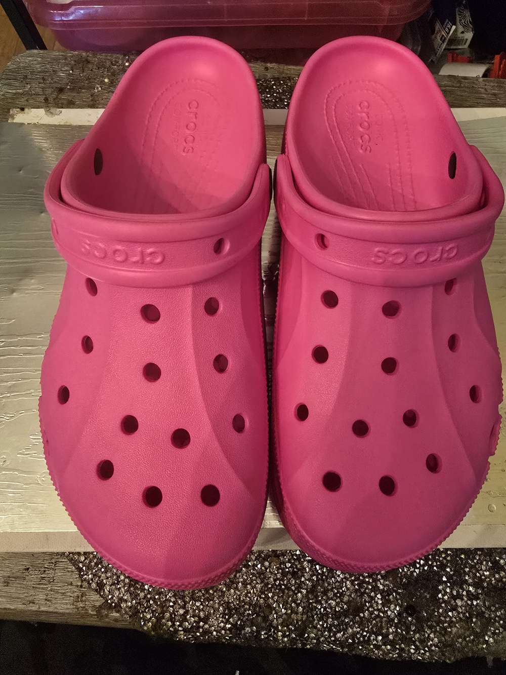 CROCS Kids Classic Clog in Bright Pink